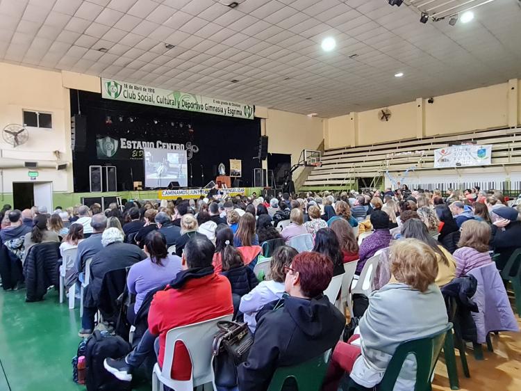 Las comunidades de Mercedes-Luján participaron del Encuentro Eclesial Arquidiocesano Las comunidades de Mercedes-Luján participaron del Encuentro Eclesial Arquidiocesano