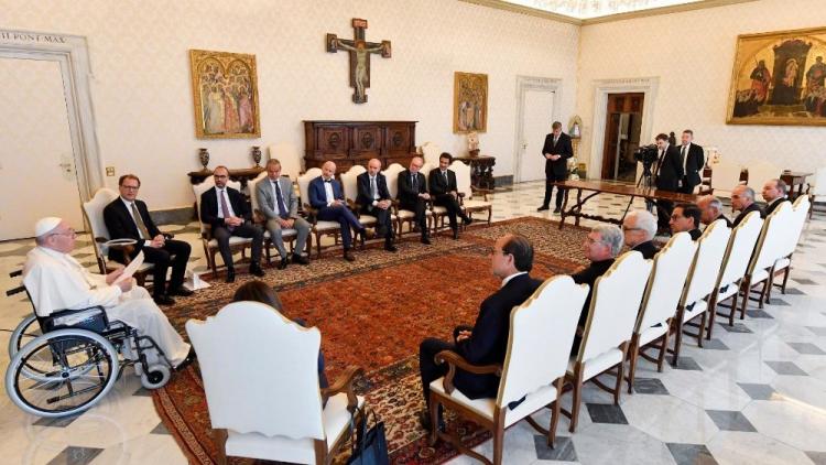 "Las ideologías hacen daño y destruyen la creatividad", advirtió el Papa a rectores de universidades "Las ideologías hacen daño y destruyen la creatividad", advirtió el Papa a rectores de universidades
