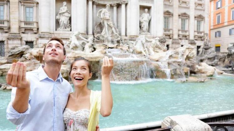 Las monedas de la Fontana di Trevi seguirán siendo para Cáritas Las monedas de la Fontana di Trevi seguirán siendo para Cáritas