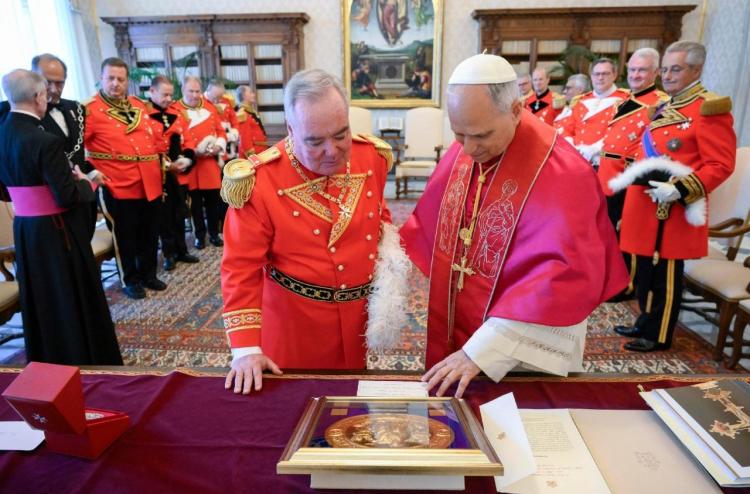 El Papa agradeció a la Orden de Malta por dar testimonio del amor de Dios El Papa agradeció a la Orden de Malta por dar testimonio del amor de Dios