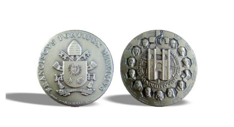 Lisboa 2023: la medalla conmemorativa representa a los patronos de la JMJ Lisboa 2023: la medalla conmemorativa representa a los patronos de la JMJ