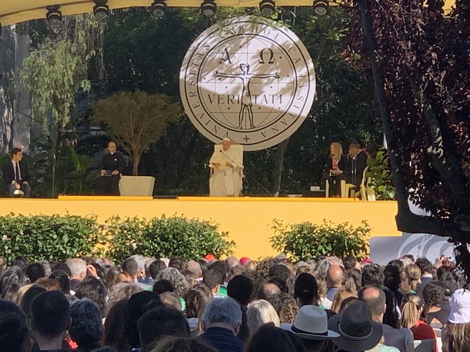 Lisboa 2023: 'No hay futuro en un mundo sin Dios', les recordó el Papa a los universitarios Lisboa 2023: 'No hay futuro en un mundo sin Dios', les recordó el Papa a los universitarios