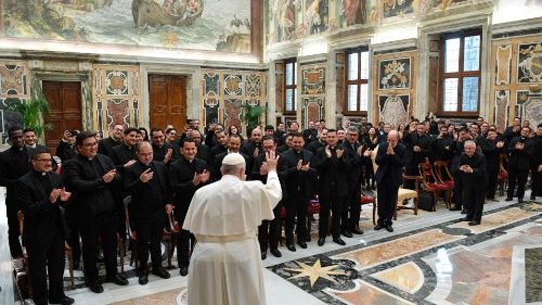 Los consejos del Papa a la comunidad del Pontificio Colegio Pío Latinoamericano Los consejos del Papa a la comunidad del Pontificio Colegio Pío Latinoamericano
