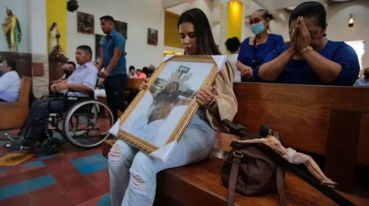 Los fieles nicaragüenses llenaron las iglesias en Semana Santa Los fieles nicaragüenses llenaron las iglesias en Semana Santa