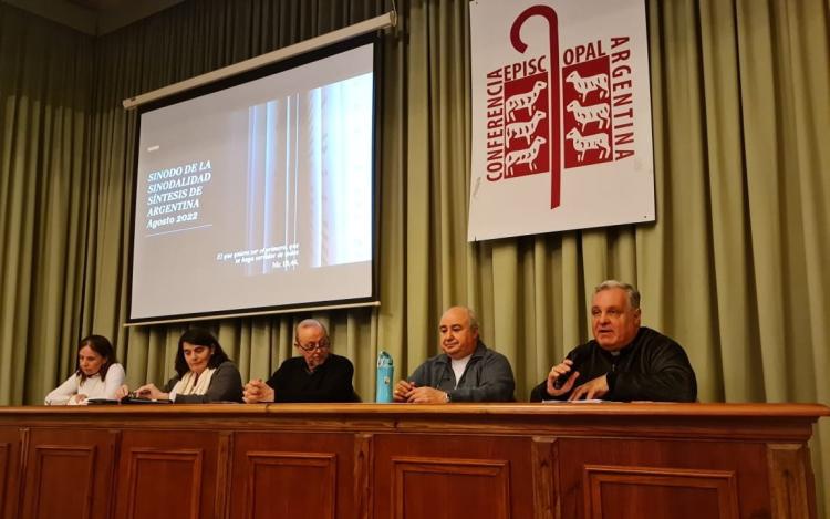 Los obispos recibieron la síntesis del camino sinodal para remitir a la Santa Sede Los obispos recibieron la síntesis del camino sinodal para remitir a la Santa Sede