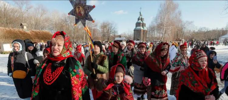 Ortodoxos ucranianos celebrarán la Navidad el 25 de diciembre para distanciarse de Rusia Ortodoxos ucranianos celebrarán la Navidad el 25 de diciembre para distanciarse de Rusia