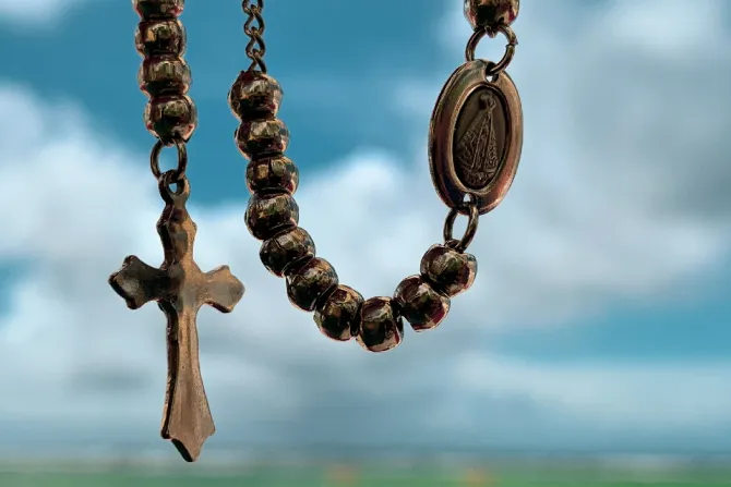 El viernes 27 se rezará el Rosario por la Argentina El viernes 27 se rezará el Rosario por la Argentina