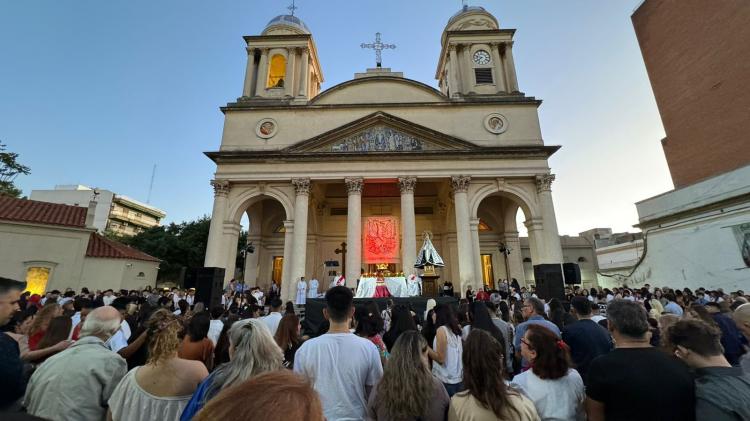 Más de 1.200 personas recibieron la Confirmación en Morón Más de 1.200 personas recibieron la Confirmación en Morón