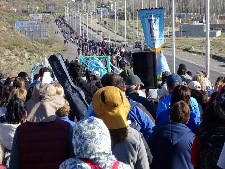 Más de 20 mil peregrinos de Neuquén visitaron el santuario de Luján de Centenario