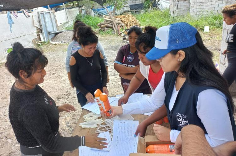 Más de 25.000 familias recibieron repelente para prevenir el dengue Más de 25.000 familias recibieron repelente para prevenir el dengue
