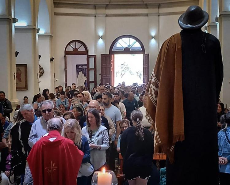Más de 12.000 peregrinos caminaron hasta Villa Brochero Más de 12.000 peregrinos caminaron hasta Villa Brochero