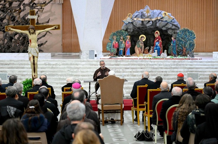 Meditaciones de Adviento en el Vaticano: no a la tentación de 'quedarse quieto'