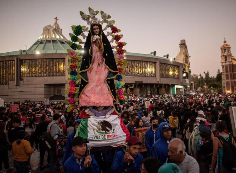 Millones de mexicanos honran a la Virgen de Guadalupe, emperatriz de América Millones de mexicanos honran a la Virgen de Guadalupe, emperatriz de América