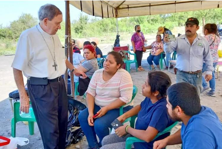 Mineros mexicanos: Animan a seguir rezando por "un milagro" Mineros mexicanos: Animan a seguir rezando por "un milagro"