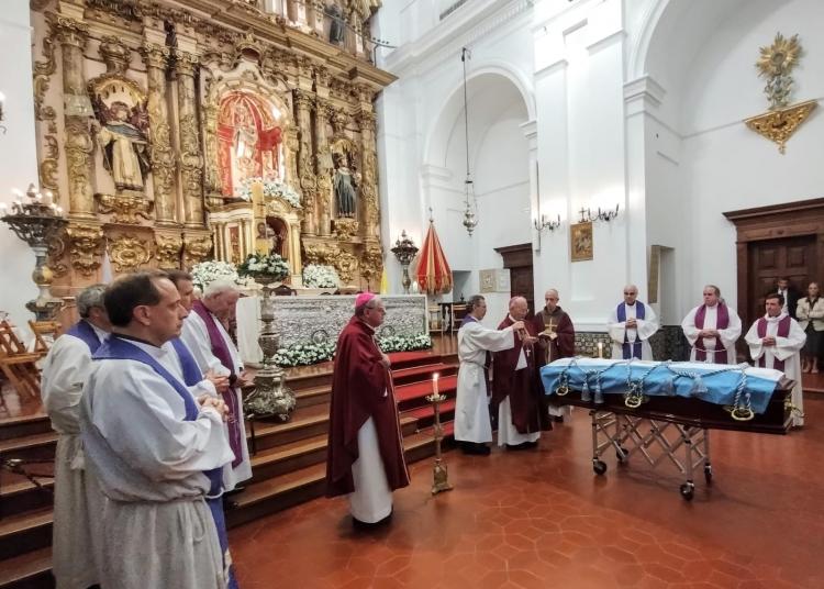 Misa de exequias de Santiago de Estrada en la Basílica del Pilar