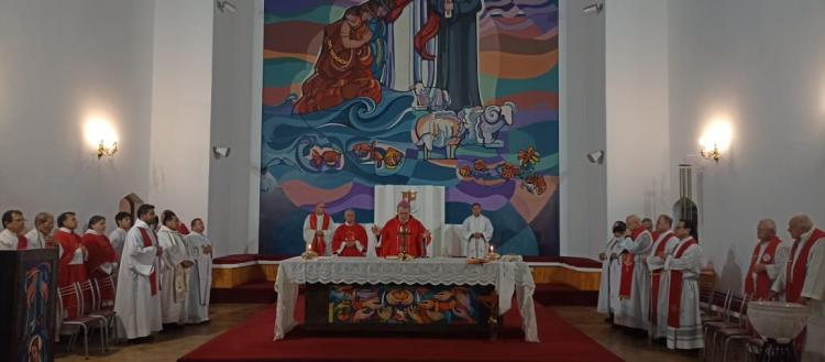 Misas por las bodas de oro sacerdotales de Mons. Joaquín Lahoz Misas por las bodas de oro sacerdotales de Mons. Joaquín Lahoz