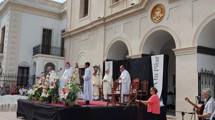 Mons. Adamczyk: "La Virgen del Pilar protectora, columna y pilar de nuestra fe" Mons. Adamczyk: "La Virgen del Pilar protectora, columna y pilar de nuestra fe"