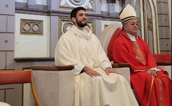 Mons. Araya ordenó un nuevo sacerdote de los misionero de la Sociedad San Juan Mons. Araya ordenó un nuevo sacerdote de los misionero de la Sociedad San Juan
