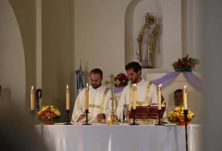 Mons. Araya ordenó dos nuevos diáconos de la Sociedad de San Juan Mons. Araya ordenó dos nuevos diáconos de la Sociedad de San Juan
