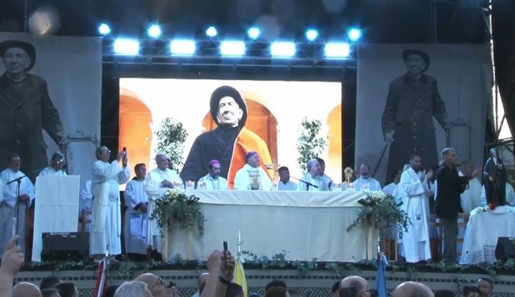 Miles de fieles celebraron al Cura Gaucho en su tierra