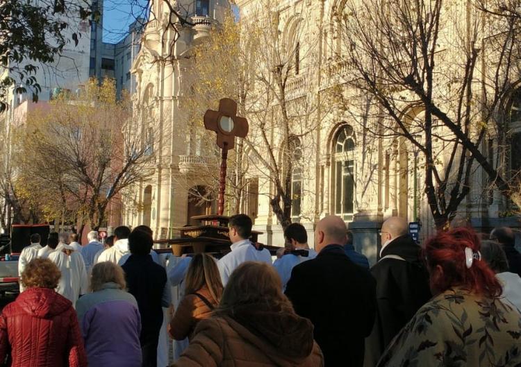 Mons. Azpiroz Costa: 'La Eucaristía es presencia del amor de Dios por nosotros' Mons. Azpiroz Costa: 'La Eucaristía es presencia del amor de Dios por nosotros'