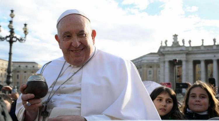 Mons. Bochatey anima a enviarle al Papa 'un abrazo de oración' Mons. Bochatey anima a enviarle al Papa 'un abrazo de oración'