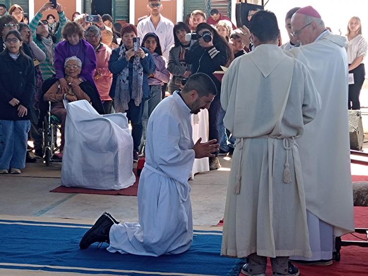 Mons. Bokalic ordenó un nuevo diácono en Santiago del Estero Mons. Bokalic ordenó un nuevo diácono en Santiago del Estero