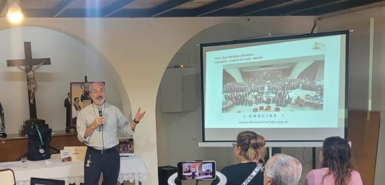 Mons. Braida compartió las vivencias de su participación en la asamblea sinodal Mons. Braida compartió las vivencias de su participación en la asamblea sinodal