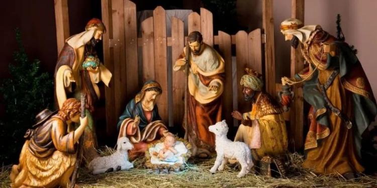 Mons. Buenanueva invitó a descubrir la belleza divina en el Niño del pesebre Mons. Buenanueva invitó a descubrir la belleza divina en el Niño del pesebre