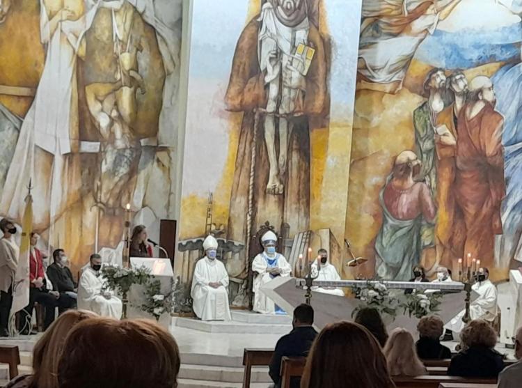 Mons. Buenanueva: María nos enseña a levantarnos y seguir caminando juntos Mons. Buenanueva: María nos enseña a levantarnos y seguir caminando juntos