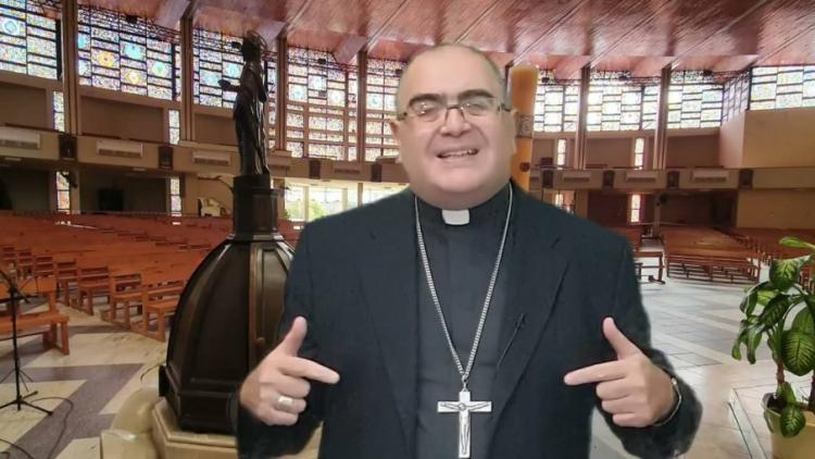 Mons. Buenanueva: 'Vivir es arriesgar' Mons. Buenanueva: 'Vivir es arriesgar'