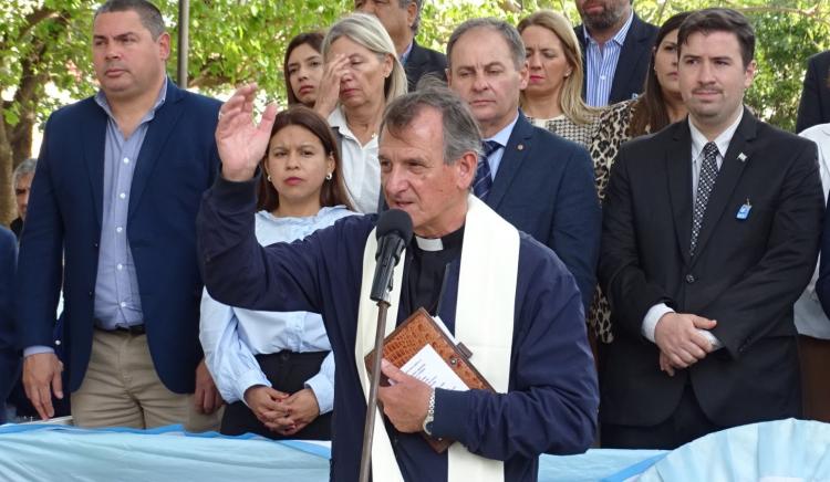 Mons. Canecín, a los políticos: 'Contribuyan a la construcción del bien común' Mons. Canecín, a los políticos: 'Contribuyan a la construcción del bien común'