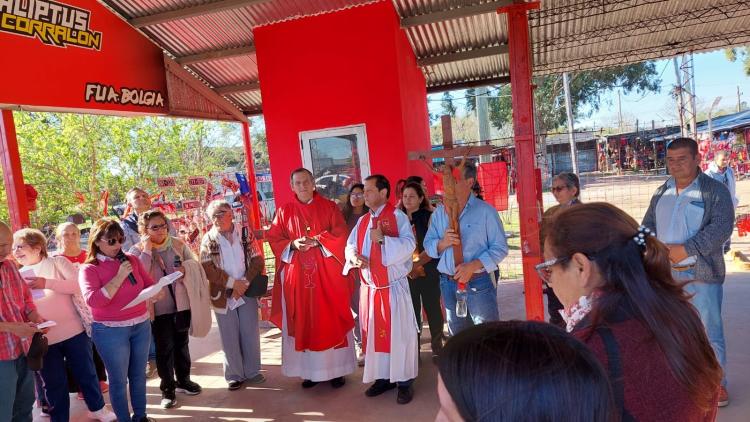 Mons. Canecín acompañará a los peregrinos en la devoción a la Cruz Gil