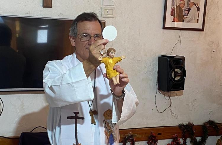 Mons. Canecín: 'Dios se hace hombre para que el hombre llegue a ser hijo de Dios' Mons. Canecín: 'Dios se hace hombre para que el hombre llegue a ser hijo de Dios'