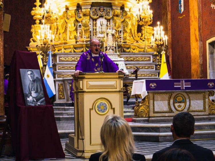 Mons. Cargnello pidió que la Ucasal sea 'un faro encendido en el corazón de Salta' Mons. Cargnello pidió que la Ucasal sea 'un faro encendido en el corazón de Salta'