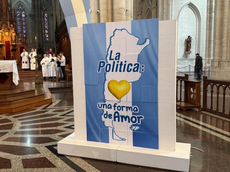 Mons. Carrara: 'Diálogo entre la política y la economía al servicio del bien común'