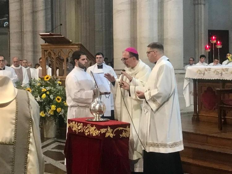 Mons. Carrara en la Misa Crismal: 'Llevar la unción de Jesús que sana y libera' Mons. Carrara en la Misa Crismal: 'Llevar la unción de Jesús que sana y libera'