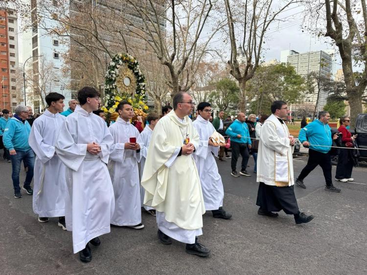 Mons. Carrara: 'Eucaristía, ese milagro de amor que hace a Jesús realmente presente' Mons. Carrara: 'Eucaristía, ese milagro de amor que hace a Jesús realmente presente'
