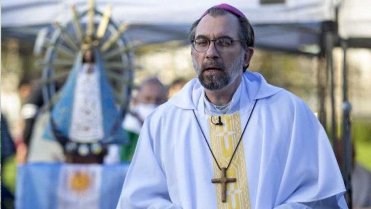 Mons. Carrara: 'Quiero compartir de corazón a corazón como uno más' Mons. Carrara: 'Quiero compartir de corazón a corazón como uno más'