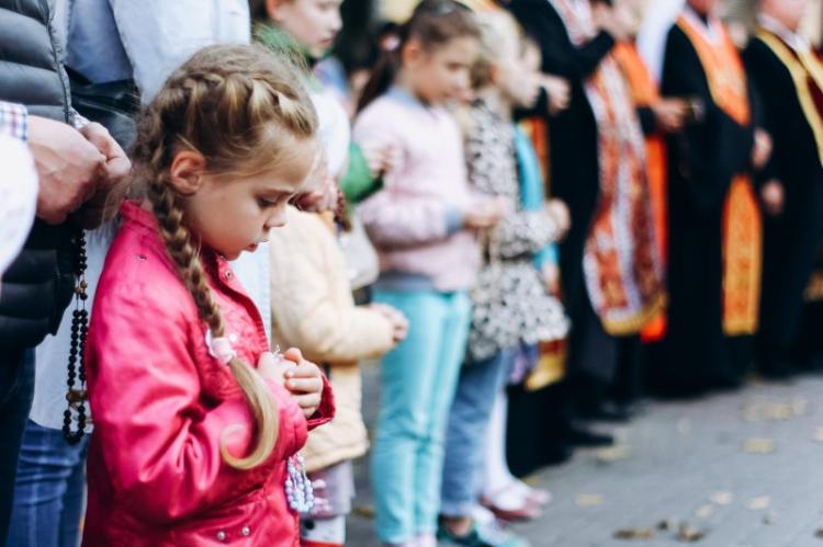 Mons. Castagna: 'Orar como niños y sin desanimarse' Mons. Castagna: 'Orar como niños y sin desanimarse'