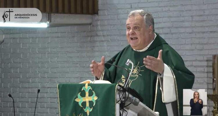 Mons. Colombo destaca la necesidad de la oración y de interceder por los demás Mons. Colombo destaca la necesidad de la oración y de interceder por los demás