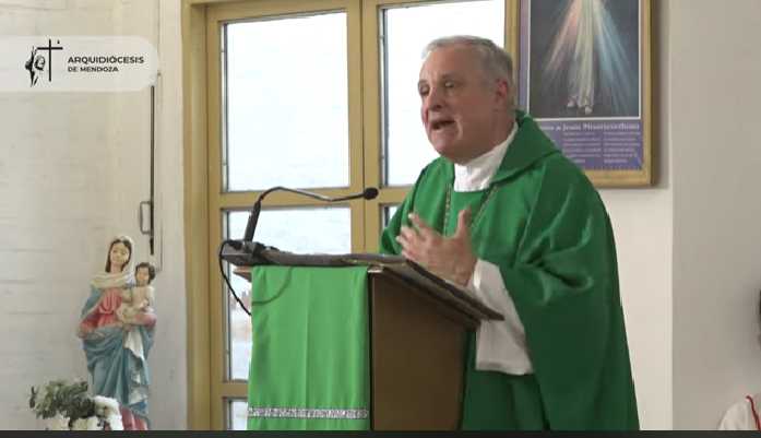 Mons. Colombo: 'No dejemos de rezar por los que necesitan a Dios'