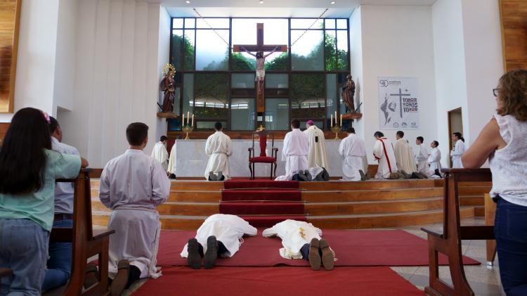 Mons. Colombo ordenó dos nuevos diáconos en Mendoza