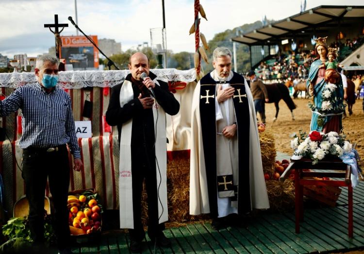 Mons. Eguía Seguí presidió la Misa del Campo en la Sociedad Rural de Palermo Mons. Eguía Seguí presidió la Misa del Campo en la Sociedad Rural de Palermo