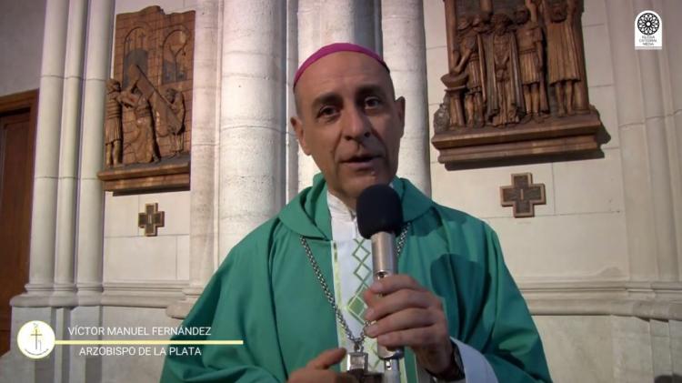 Mons. Fernández invitó a los platenses a visitar una muestra de la Sábana Santa