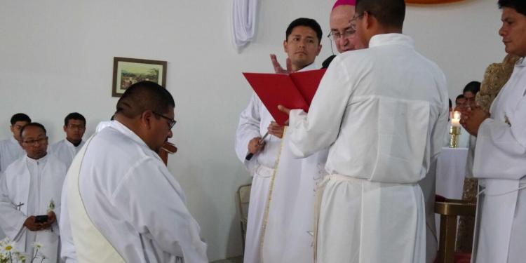 Mons. Fernández ordenó un nuevo sacerdote en Jujuy Mons. Fernández ordenó un nuevo sacerdote en Jujuy