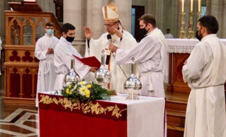 Mons. Fernández: "Un Dios que unge para derramar vida, fuerza, consuelo y aliento"