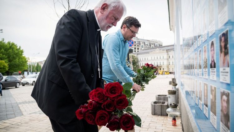 Mons. Gallagher: "En Ucrania, la Iglesia mantiene viva la esperanza de paz" Mons. Gallagher: "En Ucrania, la Iglesia mantiene viva la esperanza de paz"