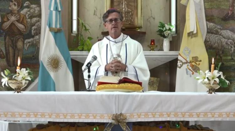 Mons. García Cuerva invitó a compartirle a la Virgen lo que nos pasa Mons. García Cuerva invitó a compartirle a la Virgen lo que nos pasa