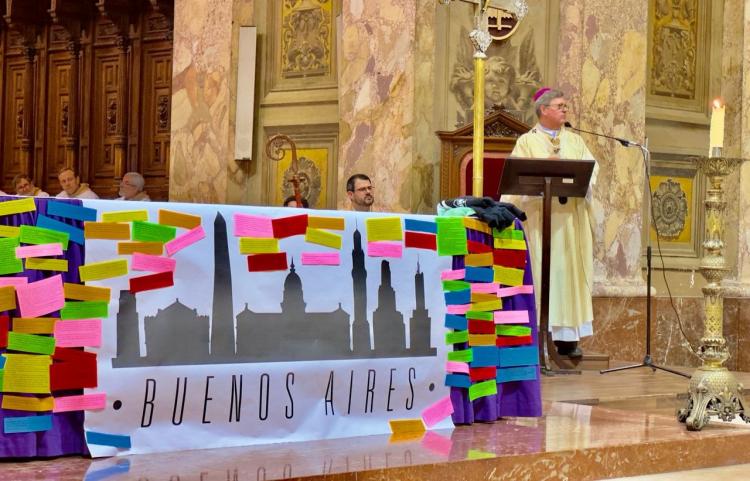 Mons. García Cuerva, a estudiantes: 'No dejen que se apague la llama de la alegría y la esperanza' Mons. García Cuerva, a estudiantes: 'No dejen que se apague la llama de la alegría y la esperanza'